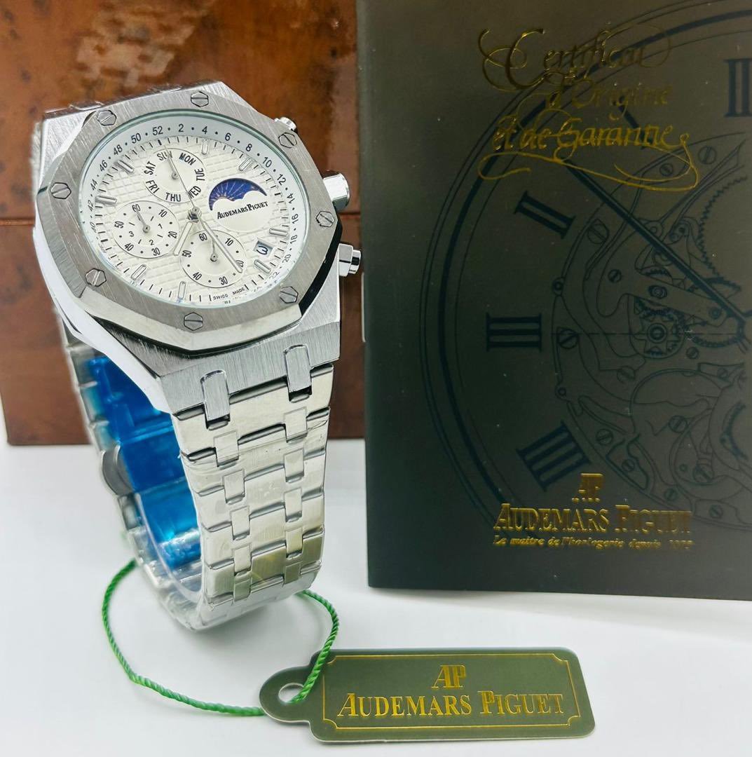BRAND: AUDEMARS PIGUET(AP) CHRONOGRAPH🔥 Price: #35k for watch only. You want it fully boxed with manual & carrier bag?? #45k only Available in all designs displayed &more Dm or use link in bio to shop via WhatsApp RT🖤 #PBDfashion #mensfashiongame #shopluxury
