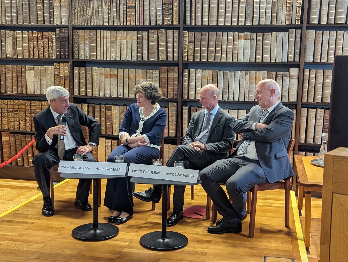 Am 16.05.2024 veranstalteten die Herausgeber der ZöR erstmals die Heinz-Schäffer-Lecture an der @PLUS_1622. 

Herzlichen Dank an den Vortragenden, die Diskutanten, die Besucher:innen und insbesondere an unseren Hauptsponsor, den Verlag Österreich.