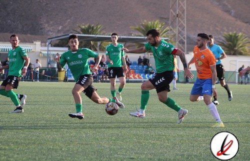 ⚽ #TerceraFederacion 

@unionsuryaiza y el @p_sanmateo fijan los horarios

☑️ La ida el domingo a las 10:45 horas 
☑️ La vuelta el sábado 08 de junio a las 17:00 horas

Consulta la noticia en el enlace ⬇️⬇️

lanzarotedeportiva.com/index.php/futb…