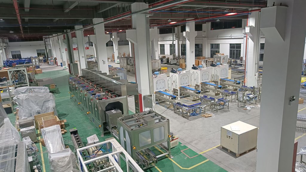AtomRobots's tweet image. building robot packing lines in our Suzhou plant 

#atomrobot #deltarobot #endofline #automationsolution #packagingmachine #pickandplace