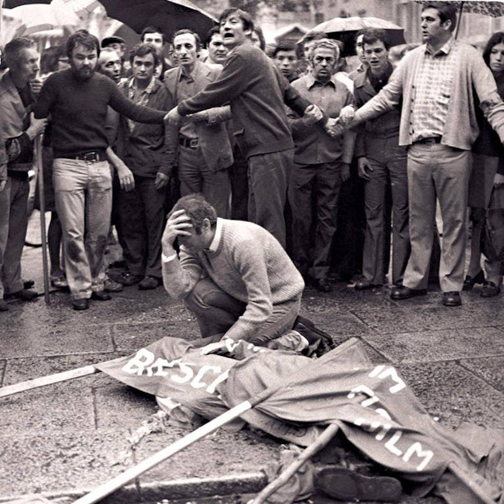 🗓️#28maggio 1974: 50 anni fa la strage di #PiazzaDellaLoggia a Brescia, che causò la morte di 8 persone e 104 feriti. Per l'attentato condannati esponenti di un gruppo neofascista.
