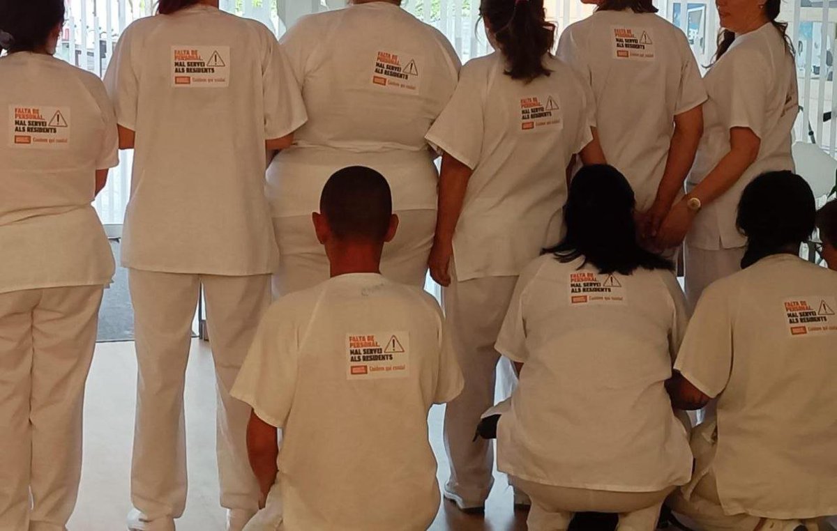 🔴 Acció reivindicativa a la residència AMAVIR Teià 🔴 

👉 La plantilla i familiars reivindiquem la falta de drets laborals, la manca de personal i les conseqüències que té per les persones residents

CUIDEM QUI CUIDA!
