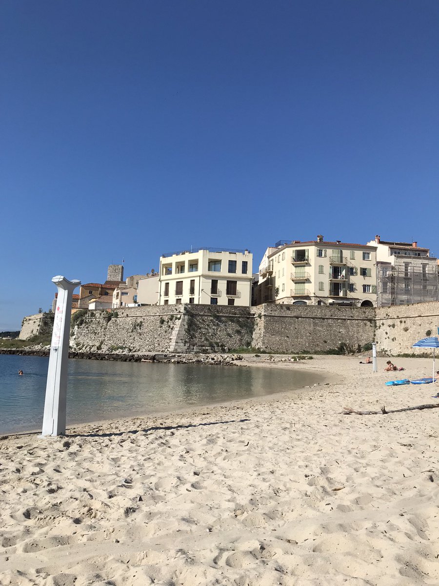 UCSModLangs's tweet image. Coucou de Antibes! ☀️
It’ that time of the year when we take our Y10 French cohort to Antibes, where pupils stay with host families, attend French lessons in the morning before exploring some of Côte d’Azur’s best treasures in the afternoon!