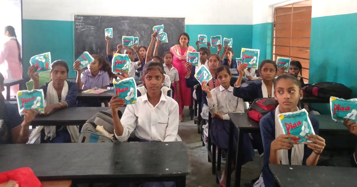 ABHWCs_Bihar's tweet photo. Team of HWC Churamanchak, Begusarai sensitizes school children for #PeriodFreeWorld on the occasion of #MenstrualHygieneDay🩸@A_ArogyaMandir @MoHFW_INDIA @BiharHealthDept @SHSBihar @AjayShahiDr @BMGFIndia @DrAkashMalik @Somesh_KumR @NHSRCINDIA https://t.co/44VgdVi2pb