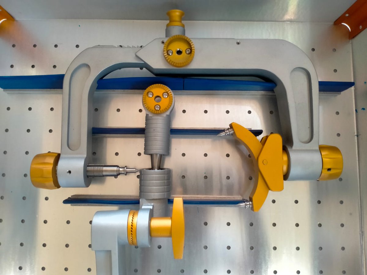 bi_surgical's tweet photo. Secure cranial stability for delicate procedures! #MayfieldHeadFrame #Neurosurgery
#SurgicalTools #OperatingRoom #MedicalTechnology #BrainSurgery #Neurology #Healthcare #MedicalDevices #MinimallyInvasiveSurgery #SurgicalInnovation #PatientCare https://t.co/c8OeuOFQ9Q