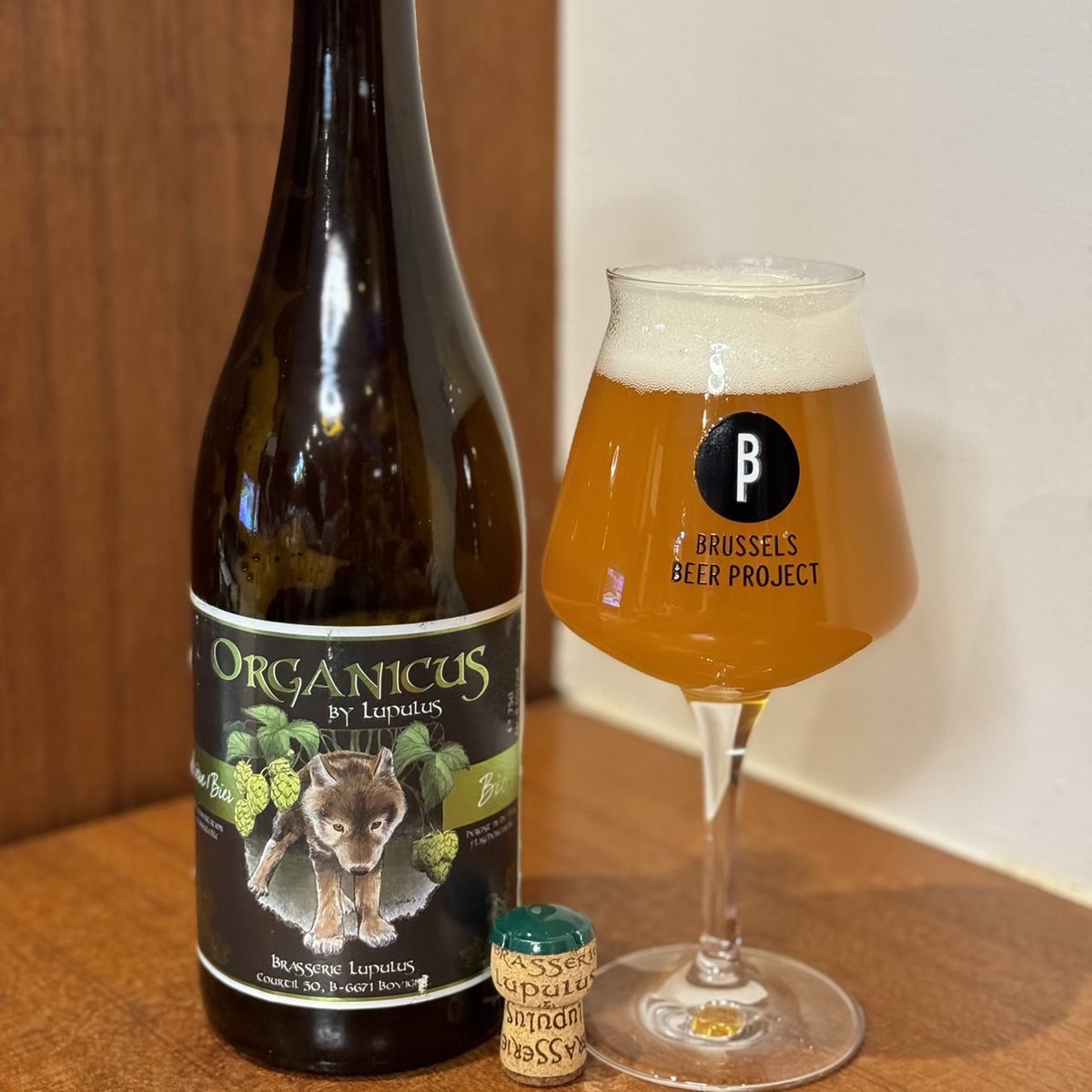 k97025's tweet photo. #belgianbeer
#Lupulus
#TripleBiologicBeer
#LupulusOrganicus https://t.co/5LsN3cxcd1