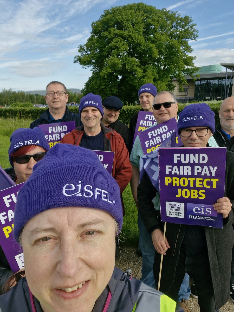 Inverness standing strong #FightingForFE 💪  Solidarity with all <a href="/EISFela/">EISFela</a> colleagues out on strike. Fund fair pay protect jobs