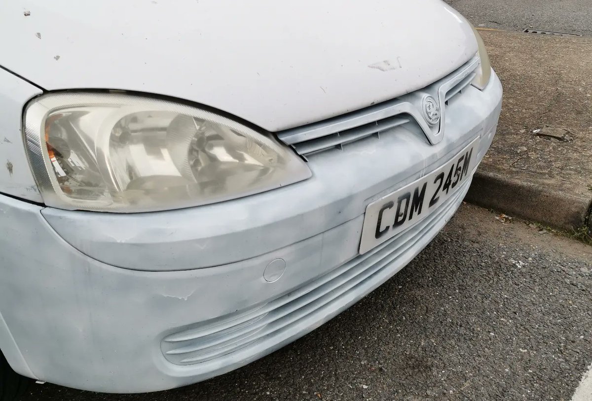 Me and @sniffpetrol tend to be typically British about promoting our twice-weekly podcast #smithandsniff (loosely car based) but after seeing the podcast charts we wanted to celebrate. By celebrate, we mean share a photo of an appalling Combo van bumper. podcasts.apple.com/gb/podcast/smi…