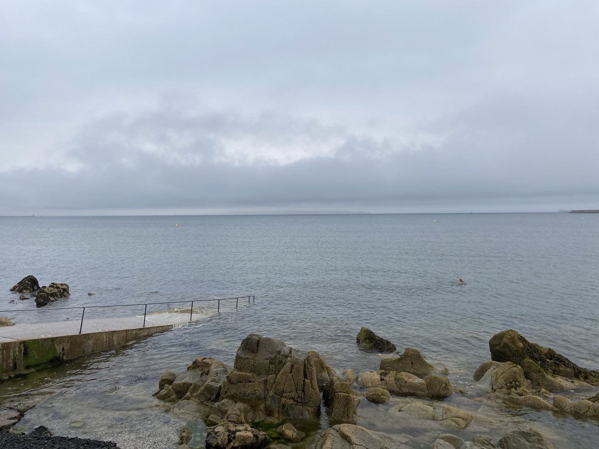 6.45am 28th May 2024 #Seapoint💙

A warm damp day here in Dublin 😊 🌦️

“If you can’t change your mind you can’t change anything” - George Bernard Shaw