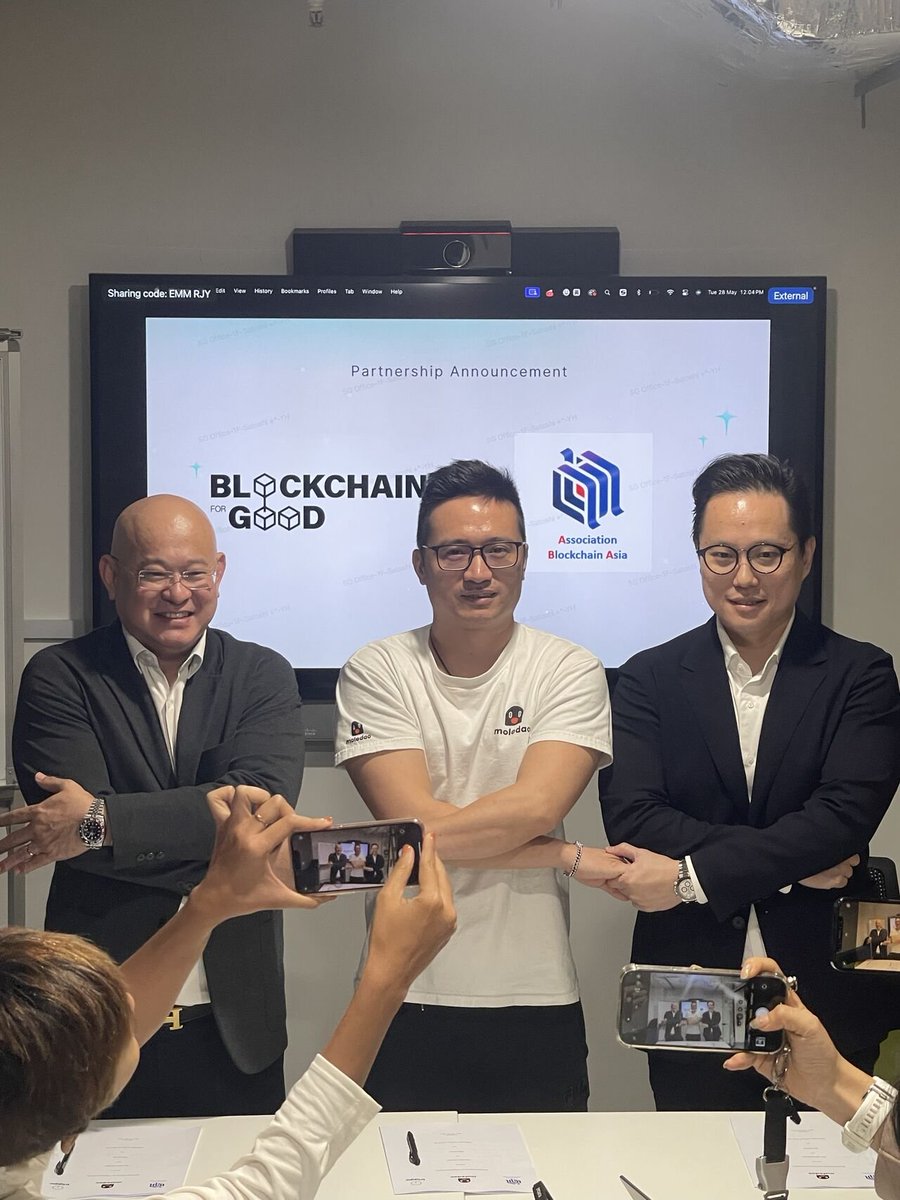 Association Blockchain Asia (ABA) is please to partner and be part of the steering committee in @ChainforGood with @Trigger and @moledao_io . Founding President Dr. Anthony Koh and Vice president Seh Harn Goh signing the MOU partnership with Allan Fang