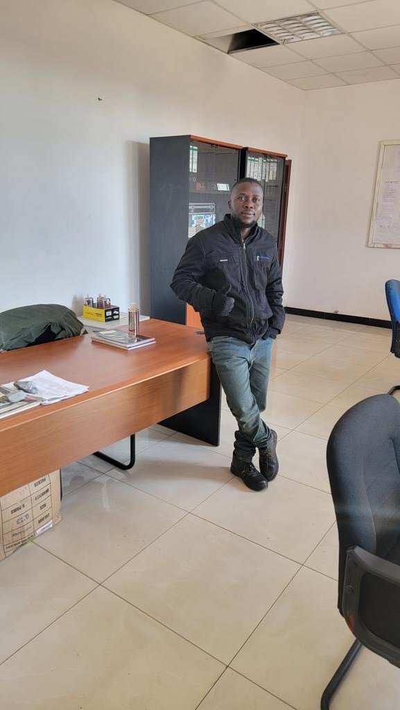 ChombaGift1's tweet photo. Passionate Mining Engineer. https://t.co/fNbpVVCU9Y