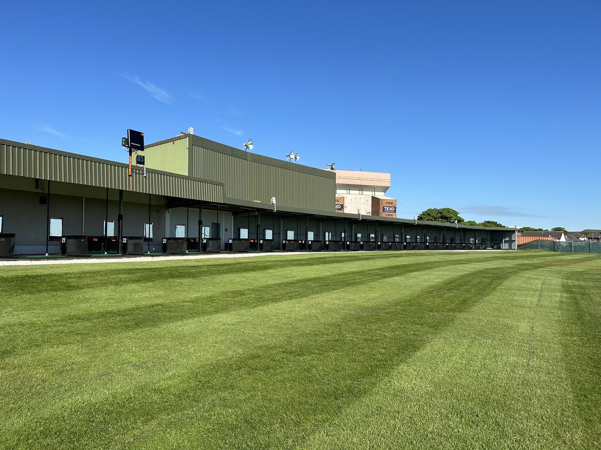 KingsLinksGC's tweet image. Blue skies and striped grass, not a bad start to the day!

#trackmanrange