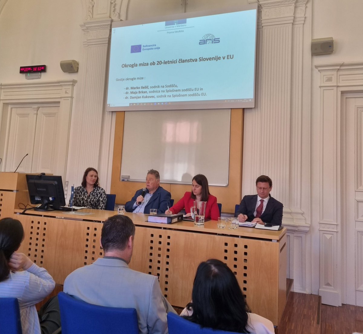 V petek, 24. maja 2024, smo na PF UM z okroglo mizo obelezili 20-letnico članstva Slovenije v EU. Gostje okrogle mize so bili slovenski sodniki na Sodišču EU: dr. Marko Ilešič, dr. Maja Brkan in dr. Damjan Kukovec.