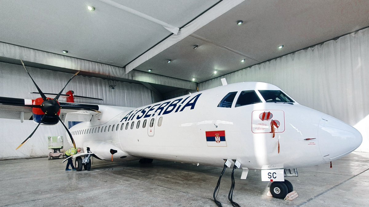 Novi član naše flote! ✈️ ✨ Farbanje u boje Er Srbije je završeno i jedva čekamo da naš deseti ATR 72-600 YU-ASC stigne u Beograd. Radujemo se budućim letovima sa vama. #AirSerbia #FlyAirSerbia #planespotting
