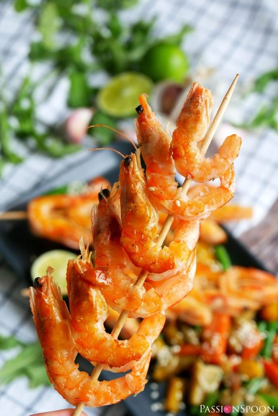 Recipe 🦐 passionspoon.com/vibrant-vegeta…

Vibrant vegetables and shrimp skewers are a lovely healthy meal. Pair sauteed carrots, crispy green beans, onion and garlic with sesame and in peanut oil pan-fried shrimps to make your meal flavoursome.

#recipes #deliciousfood #shrimp