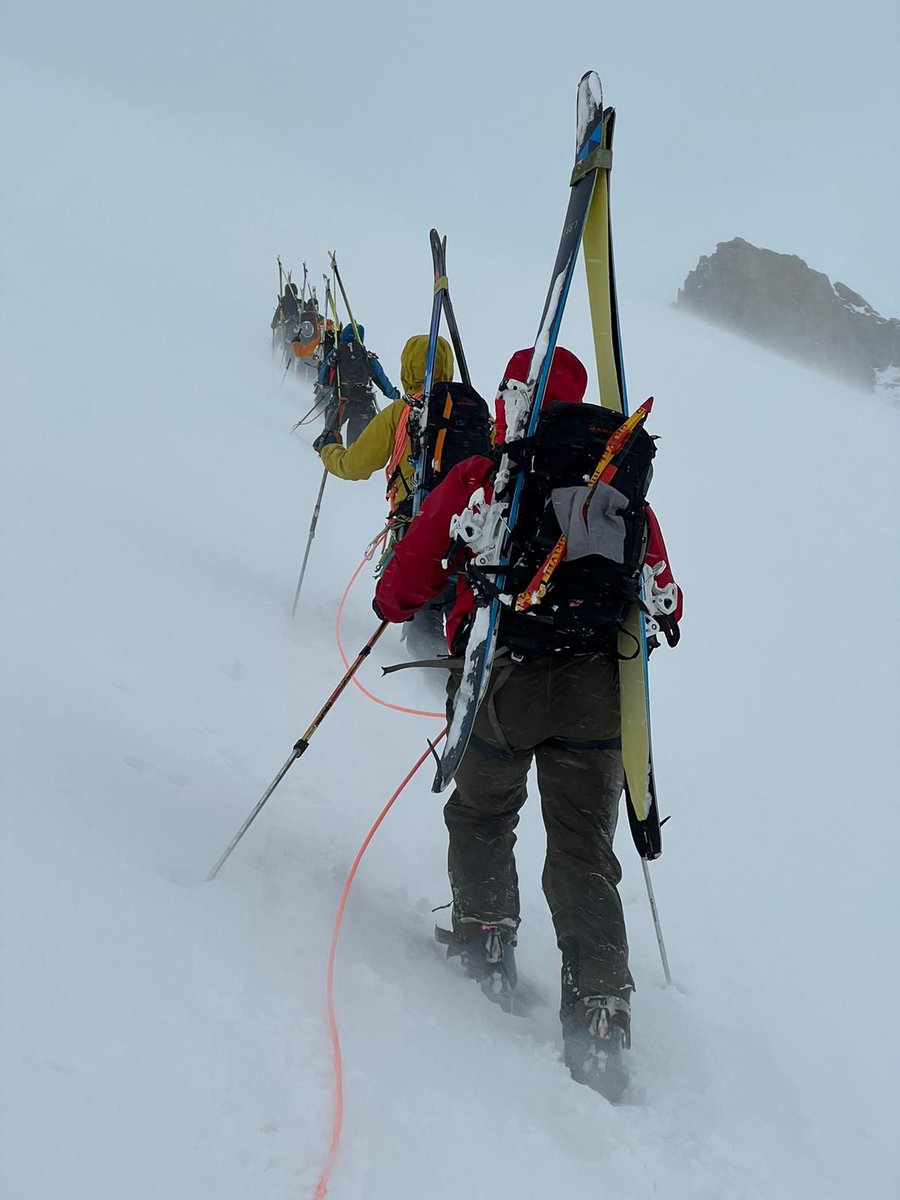 Recently, @RoyalMarines of Yankee Company, @45CdoGp undertook the iconic Classic Skiers Haute Route from Chamonix, 🇫🇷 to Zermatt, 🇨🇭. 

As well as being thoroughly enjoyable, Adventurous Training also boosts existing Commando skills and supports the development of new ones.