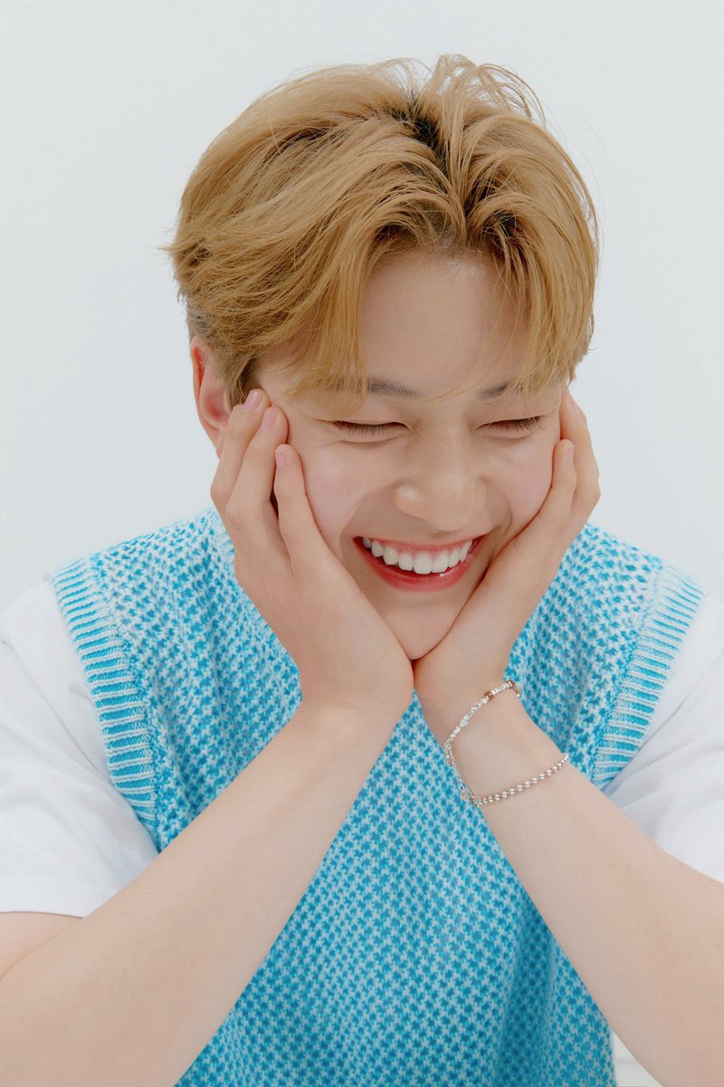 msunny528's tweet photo. @SMatthew_BR OUR BLOOMING STAR MATTHEW
#TurningTwentyTTHEW
#튜데이_이즈_매튜데이
#HappyMatthewDay https://t.co/8wFvK3GEru