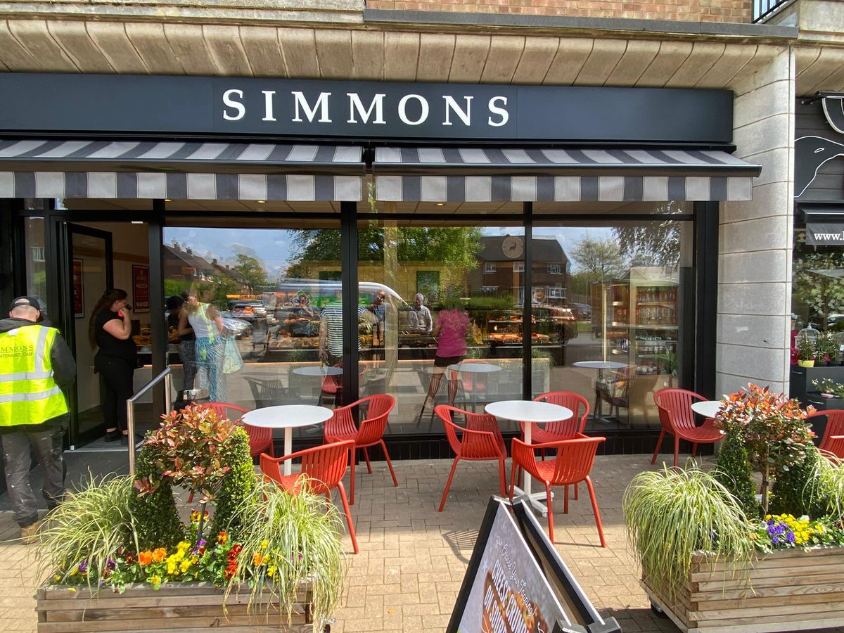 We did a recent installation for a new shopfront for Simmons based in St Albans how amazing does the finished product look

call us on 01707 339 400 for more info 

#shopfront #saintalbans #stalbans #hertfordshire #london #shopstalbans #stalbansbusinesses #windows #glass