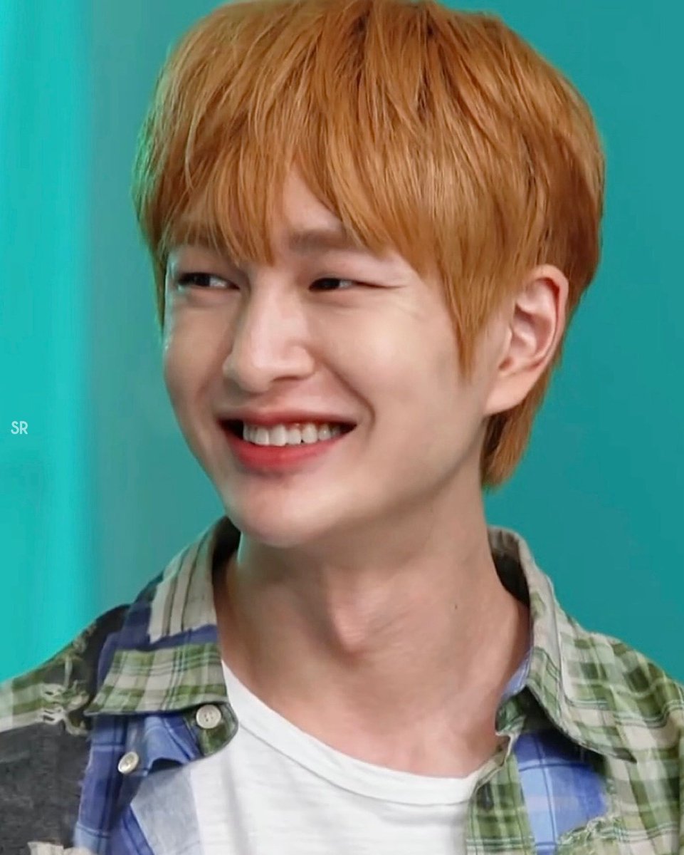 jjinggubamstar's tweet photo. 놀뭐 진기 보는데 이때 생각이 났음
온유는 그대로 예쁘다
24년도               16년도 https://t.co/lnjyvc8C8F