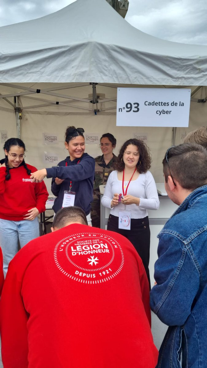 Commandement de la cyberdéfense tweet media