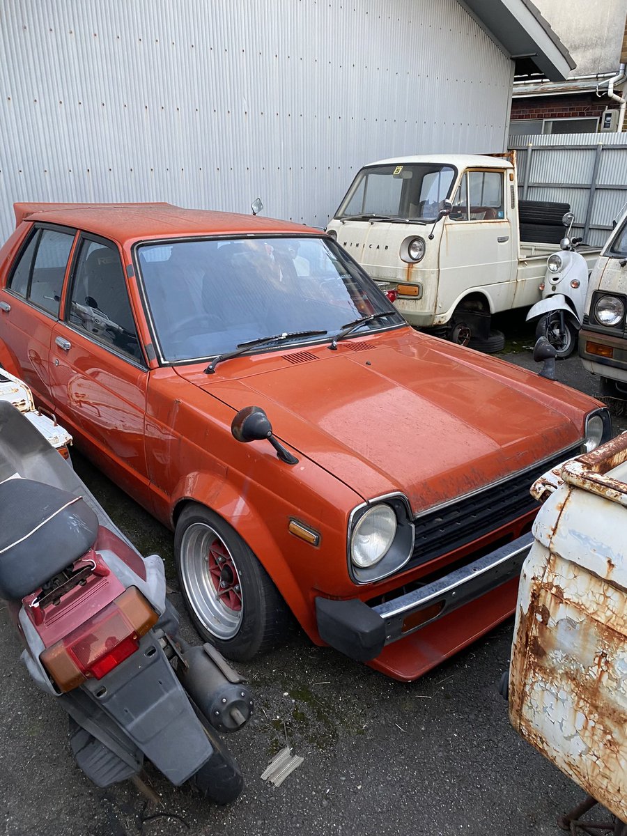 ReptaLive's tweet photo. Oye alguien sabe que coche es este?? Me lo encontré el otro día en una especie de desguace https://t.co/8MmmtyTxCR