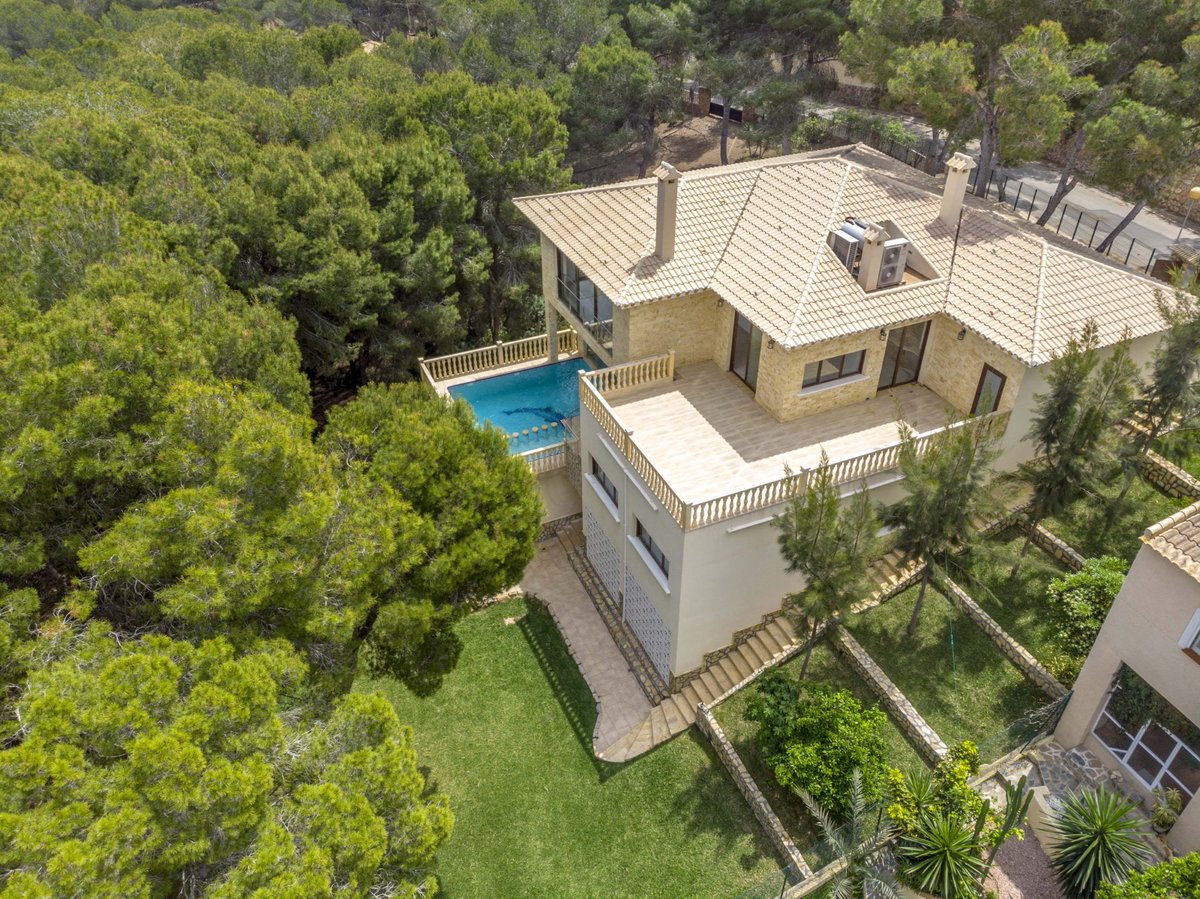 fiestaprop's tweet photo. €1,000,000
4 Bedroom Villa
Orihuela Costa
Alicante (Costa Blanca)
Spain
https://t.co/MqGhRdXtBr https://t.co/7fgZn6Yiwm