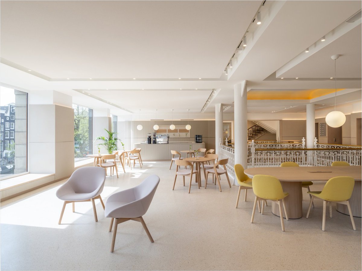 cppluxury's tweet photo. NIO House concept opens in Amsterdam
https://t.co/1MiEkDbf7H (full article)
#NIO #NIOCars #NIOHouse #electriccars #motorvehicles #automotive #Amsterdam #carmaker #luxuryretail @NIOGlobal https://t.co/mkeUKwwcat