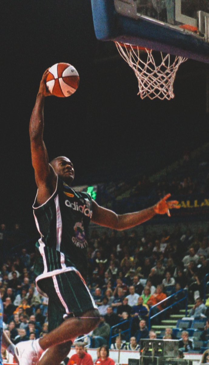 McrGiants's tweet photo. ⏳ Throwback to those 1999-2000 Giants! Who can you name? 👇 https://t.co/ZYv532VcPh