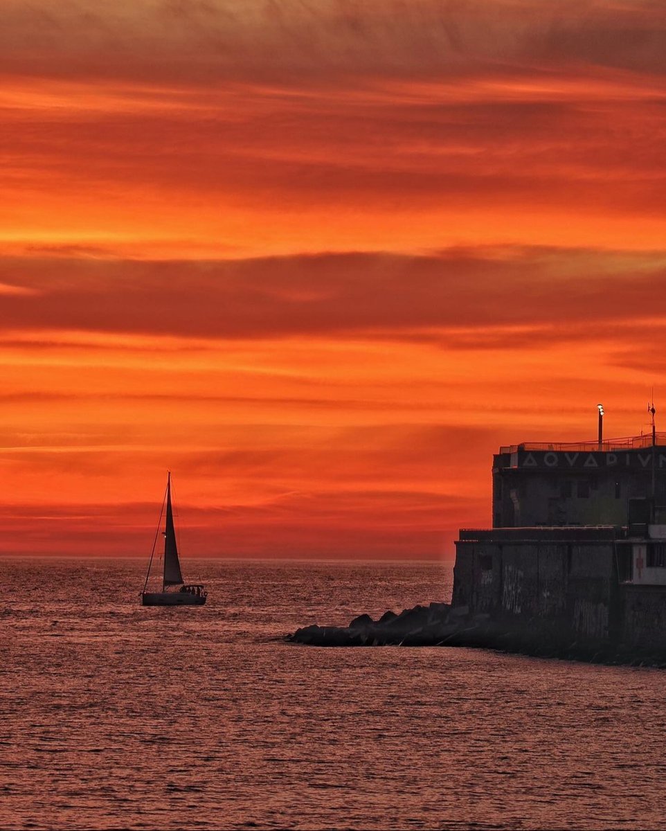 laespiga_ss's tweet photo. Rumbo ⛵️ a junio.

📸 @lulis.juarez (IG)

#LaEspiga #Donostia #SanSebastián #EuskadiBasqueCountry #Atardecer #BasqueDestinations https://t.co/9KVG9hRTZH