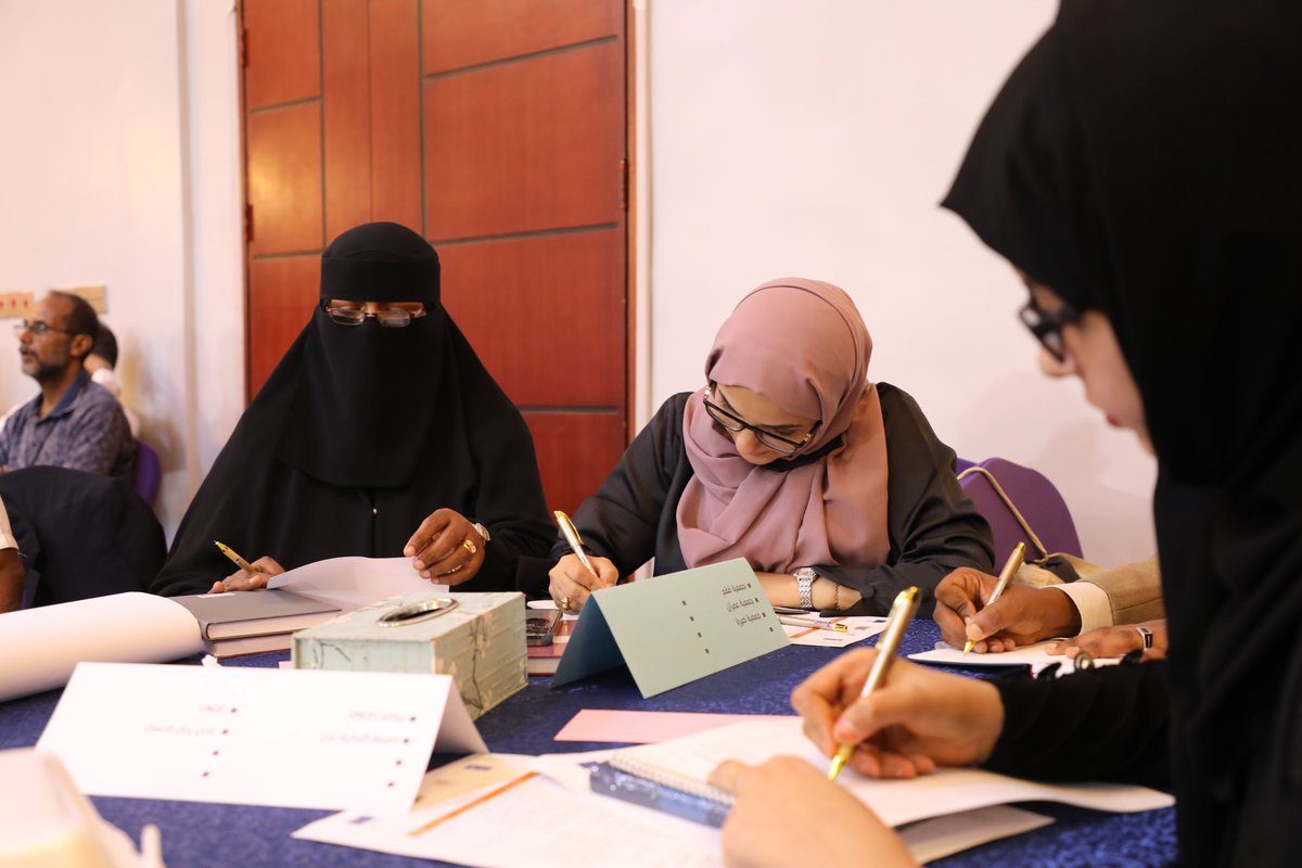 Public-private partnerships+infrastructure+market access = an empowered 🐟value chain in #Yemen. Thanks to @EUinYemen, @UNDP & local partner @SMEPSYemen presented #Aden’s Fish Value Chain Study to stakeholders & discussed investment opportunities & challenges to⬆️economic dev.