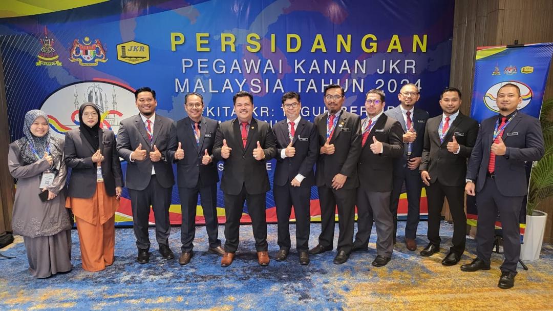 Persidangan pegawai kanan jkr malaysia tahun 2024 (soc 2024) yang bertemakan “KITA JKR : TEGUH BERDIRI. MEMENUHI HARAPAN” diadakan pada 27 hingga 29 mei 2024 bertempat di KSL Esplanade hotel, Klang, Selangor.
@HasliJKR 
@IPJKR_Official