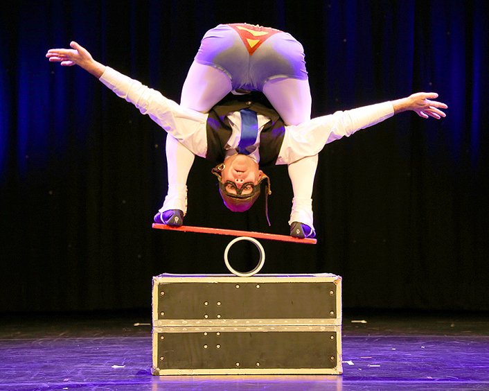 A HUGE thank you to the talented @StrangeComedy for sending us this beauty! 🙏 

You’ll soon be able to spot this incredible #circus duo on <a href="/AgentCirque/">Agent Cirque</a>! 💃🤹‍♂️🤗

⭐️agentcirque.com ⭐️

With Shelly Mia Kastner &amp; Jason McPherson 💙