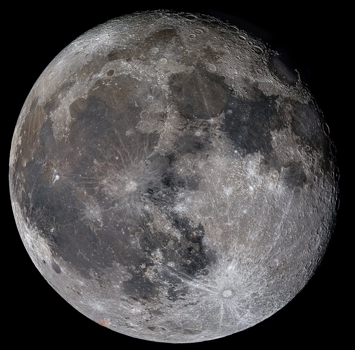 Nuestro satélite, pronto estaremos allí de vuelta....
#cielosESA #Astrophotography #astronomy #Astrophotographer #astronomypictureoftheday #MoonHour #moon