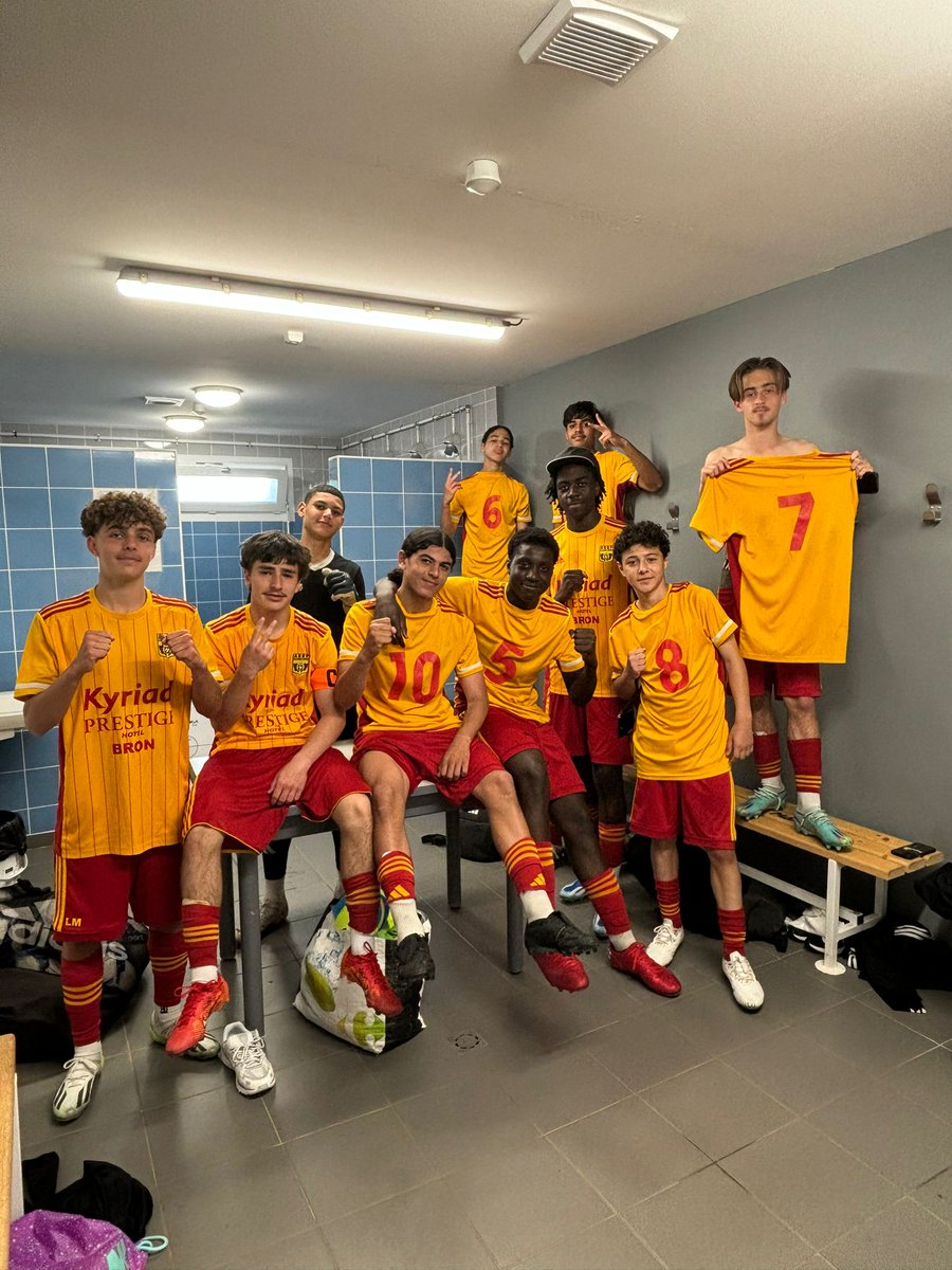 Les U16 R2 sont maintenus ! 💪

Grâce à leur beau succès ce week-end (7-2) à Chassieu l'équipe assure son maintien et jouera encore au niveau Régional la saison prochaine. 🔥

Félicitations aux joueurs et au staff pour cette saison !

~ #SaisonASSP | #U16R2 | #maintien