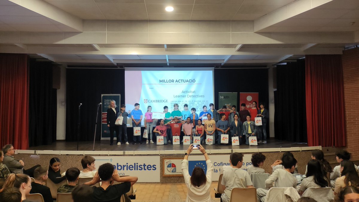 FECC_educacio's tweet photo. Celebrada la 13a edició del festival de l’#SchoolsSongContest a @santgabrielbcn amb la participació de més de 1000 alumnes de diferents centres. Enhorabona al guanyadors i gràcies als patrocinadors #Bekith,
@CambridgeEngSP , @Ed_Cruilla i #CICidiomes
🏆👉https://t.co/mhLhdoxeue https://t.co/arkVsquaL5