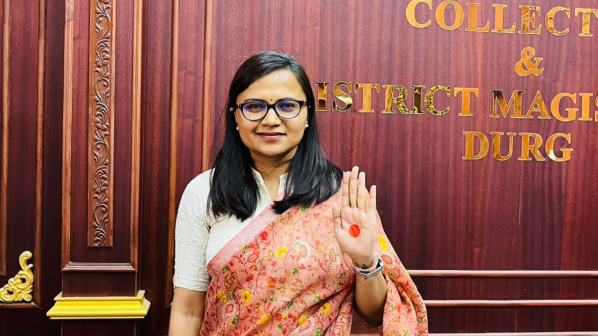 zpdurg's tweet photo. District Collector, Richa Choudhary, IAS, extends her support to @UNICEFIndia’s #RedDotChallenge.
She believes in open conversations around menstruation and that social &amp; moral support from men is necessary to end the stigma.
@DurgDist stands for #CGForPeriods 📷
#MHDay2024 https://t.co/5EhSW9wrDk