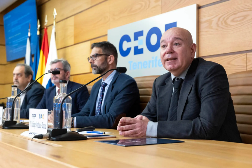 Eduardo Bezares, secretario general de CEOE Tenerife, presentó la herramienta, desarrollada con la Universidad de La Laguna y Servicios Avanzados de Opinión SAO.

✅Artículo Vía: lnkd.in/dQac-_xq