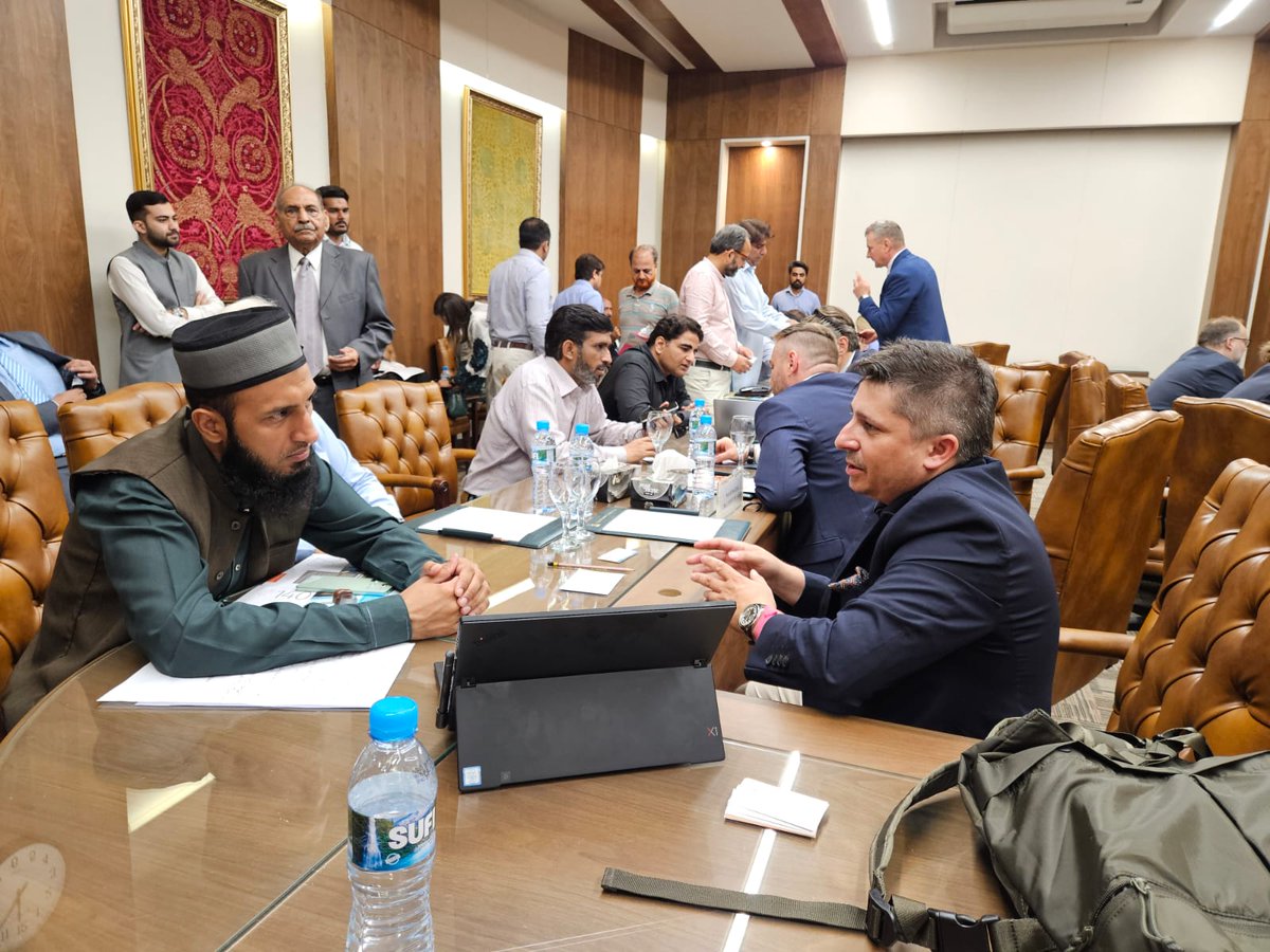 PLinPakistan (@plinpakistan) on Twitter photo The mission's final stop in 🇵🇰 was Lahore, where they attended an awe-inspiring event hosted by <a href="/LahoreChamber/">The Lahore Chamber of Commerce & Industry Official</a> . Thank you to all of the attendees for their participation in the 🇵🇱🇵🇰 B2B conversation. We extend our gratitude to the LCCI partners for co-organizing the meeting. The mission's final stop in 🇵🇰 was Lahore, where they attended an awe-inspiring event hosted by <a href="/LahoreChamber/">The Lahore Chamber of Commerce & Industry Official</a> . Thank you to all of the attendees for their participation in the 🇵🇱🇵🇰 B2B conversation. We extend our gratitude to the LCCI partners for co-organizing the meeting.