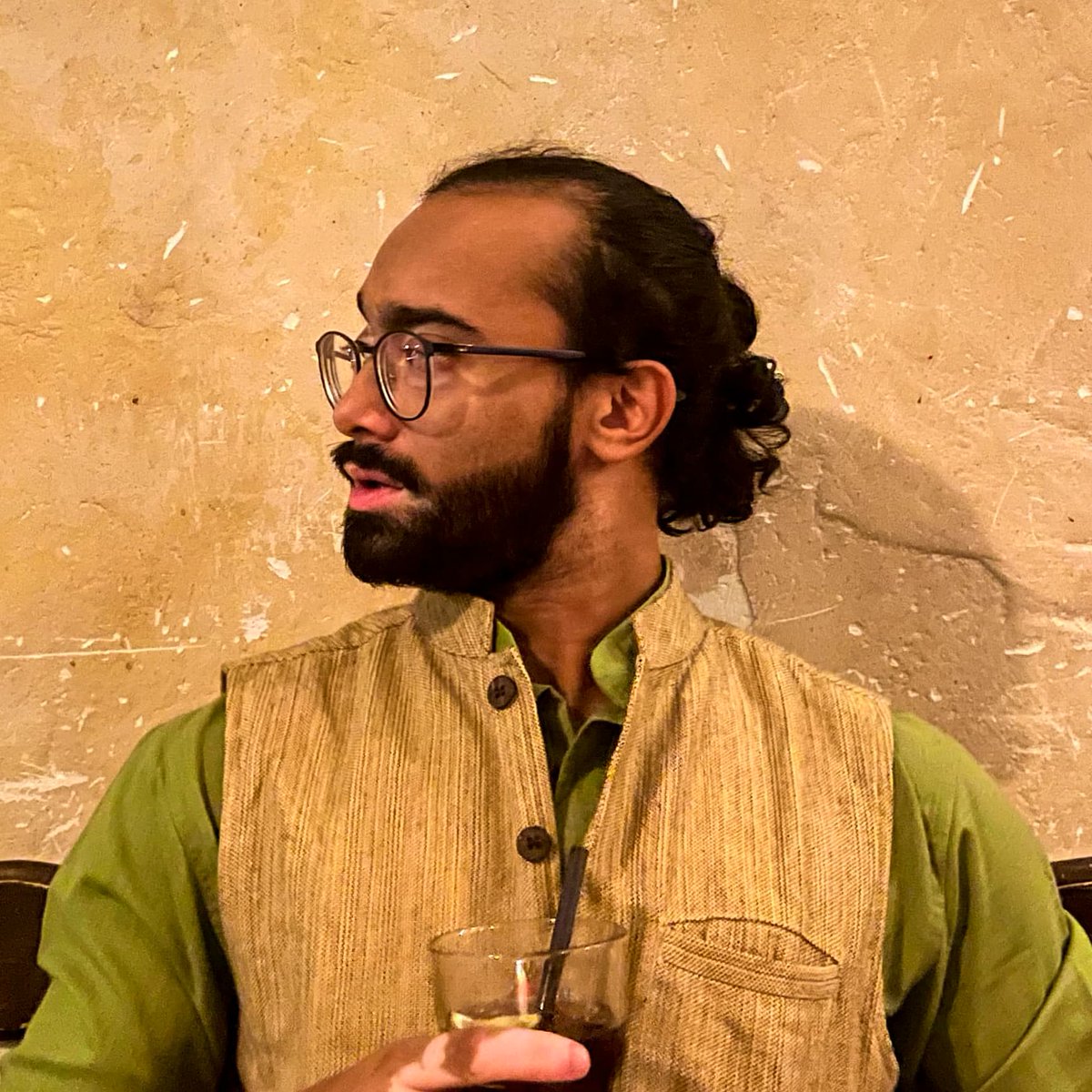 🌟Meet the organizers of PostDoc Day 2024

🗃️Today, eet one of our Programme Managers, Yudhajeet Basak (or more dearly known as YB) from <a href="/HumboldtUni/">Humboldt-Universität zu Berlin</a>