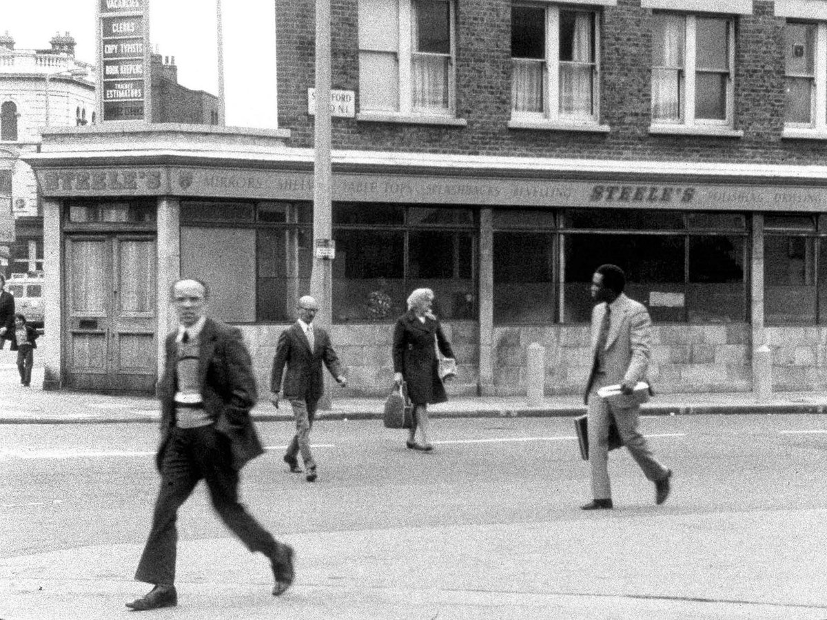 The Girl Chewing Gum is a film made  by British artist John Smith, when he was a student  at the Royal College of Art. Shot in Dalston, the film is a portrait of street life in  East London and a wryly critique of the myth of documentary  neutrality: ubu.com/film/smith-joh…
