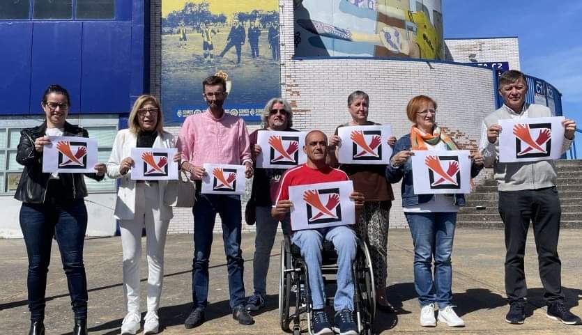 ❎ Esta mañana presentamos en #Ponferrada la campaña #XSolidaria junto a las #asociaciones bercianas para invitar a la ciudadanía a marcar la #casilla106 de '#FinesSociales' en su Declaración de la Renta. El 0,7% se destinará a  proyectos sociales de la zona sin coste económico.