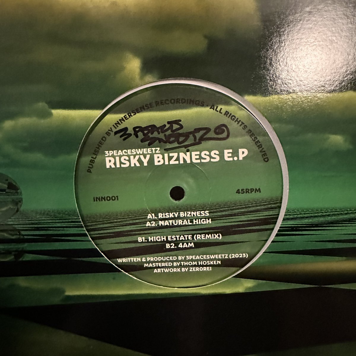 INNERSENSE RECORDINGS (@innersense_rec) on Twitter photo We’ve got a handful of signed copies of INN001 available on our Bandcamp!
Head over to grab your copy of this bangin EP by <a href="/3PeaceSweetz/">3PeaceSweetz</a>
👇🏼
innersenserecordings.bandcamp.com/album/risky-bi… We’ve got a handful of signed copies of INN001 available on our Bandcamp!
Head over to grab your copy of this bangin EP by <a href="/3PeaceSweetz/">3PeaceSweetz</a>
👇🏼
innersenserecordings.bandcamp.com/album/risky-bi…