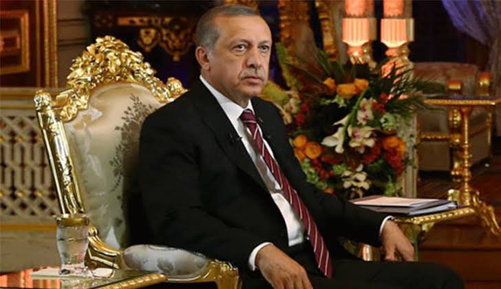 Erdoğan: “Milletin vergilerini harcayan hiçbir kurum, insanımızın yüreğini sızlatacak bir savurganlık içinde olamaz.”