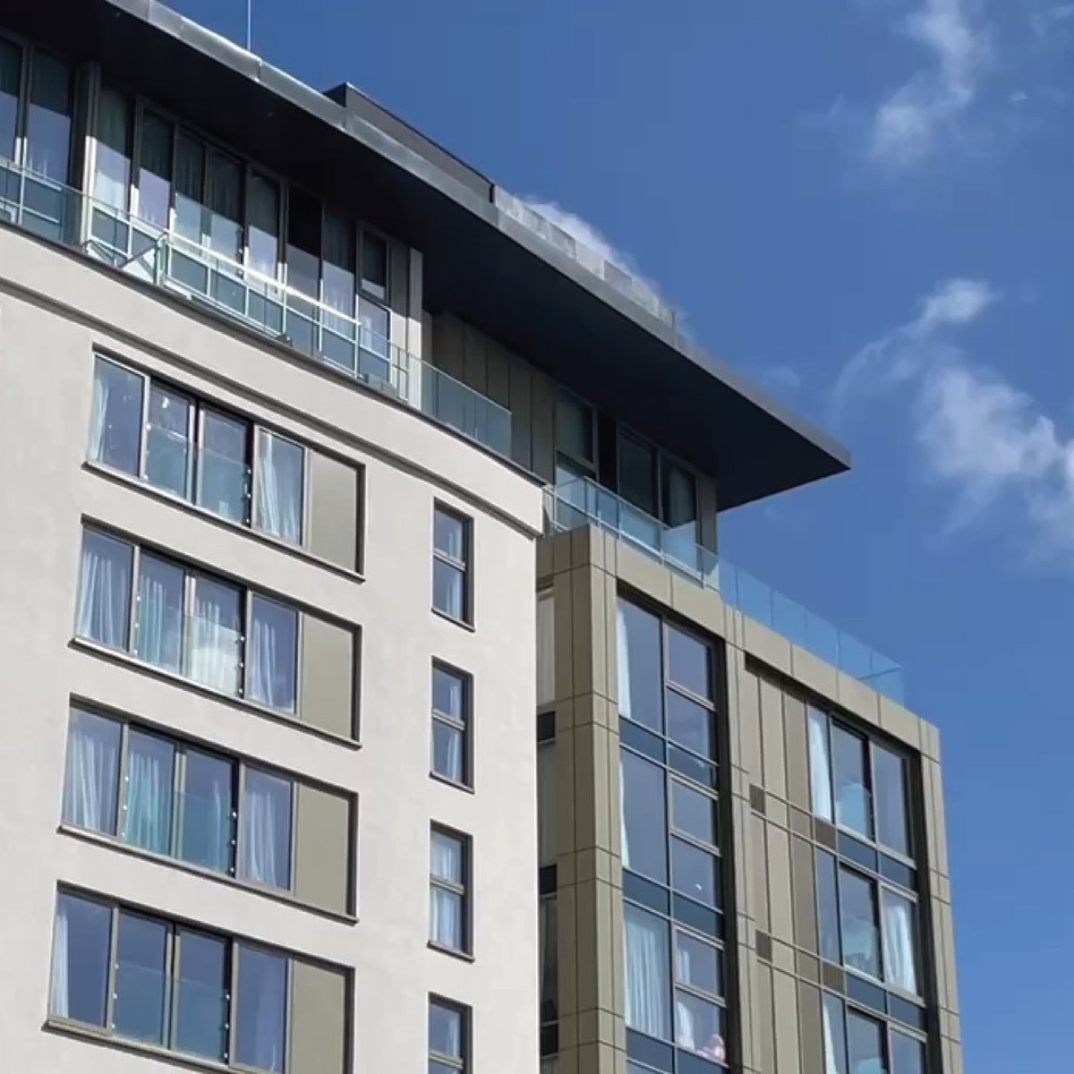 leonard_design's tweet image. Re-imagining a prominent iconic landmark on Nottingham’s Trent Bridge into highly desirable luxury apartments with stunning river views.

Read more:
leonard.design/work/waterside…

#architect #architecture #Nottingham #luxuryliving #residential @Monk_Estates