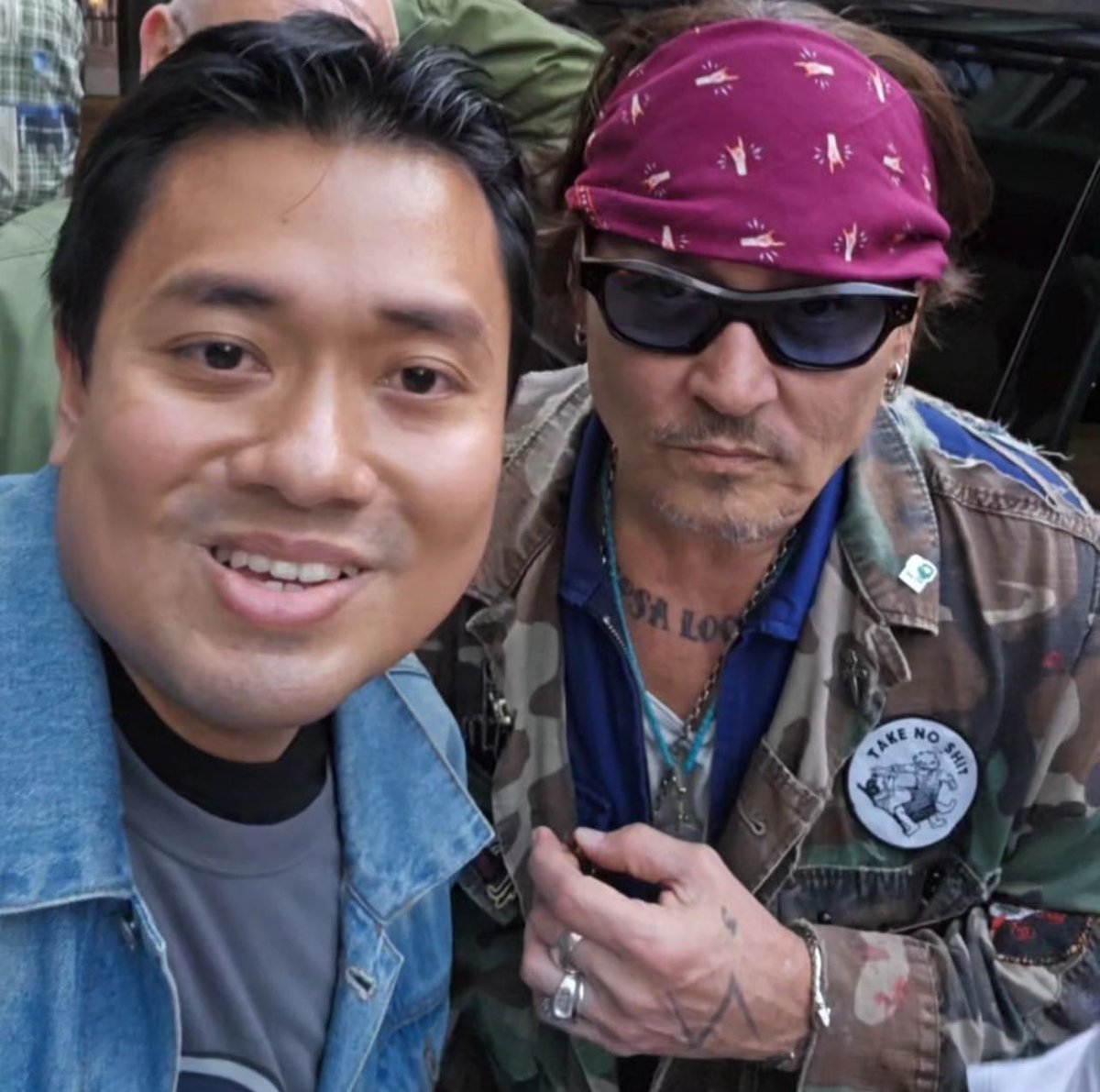 onlyxdepp's tweet image. new photos of johnny depp in london, uk 🖤