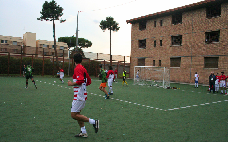 Intesa Sanpaolo con @FondazioneCESVI sostiene il progetto “Squadra Dentro: sport e carcere”, che consentirà di rafforzare la solidarietà e promuovere valori positivi tra i giovani dell’istituto penale minorile di Casal del Marmo a Roma grazie al calcio.
📌group.intesasanpaolo.com/it/sala-stampa…