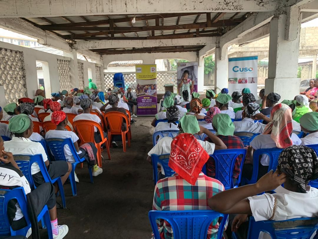 Cuso International - DRC (@cusointlrdc) on Twitter photo Bravo au projet SHARE de <a href="/CusoIntl/">Cuso International</a> et à son partenaire @SiJeunesSavait pour cette activité de sensibilisation sur l'hygiène menstruelle dans une école locale ! Les jeunes filles ont pu apprendre à bien gérer leurs règles, tout en recevant des serviettes hygiéniques réutilisables. Bravo au projet SHARE de <a href="/CusoIntl/">Cuso International</a> et à son partenaire @SiJeunesSavait pour cette activité de sensibilisation sur l'hygiène menstruelle dans une école locale ! Les jeunes filles ont pu apprendre à bien gérer leurs règles, tout en recevant des serviettes hygiéniques réutilisables.