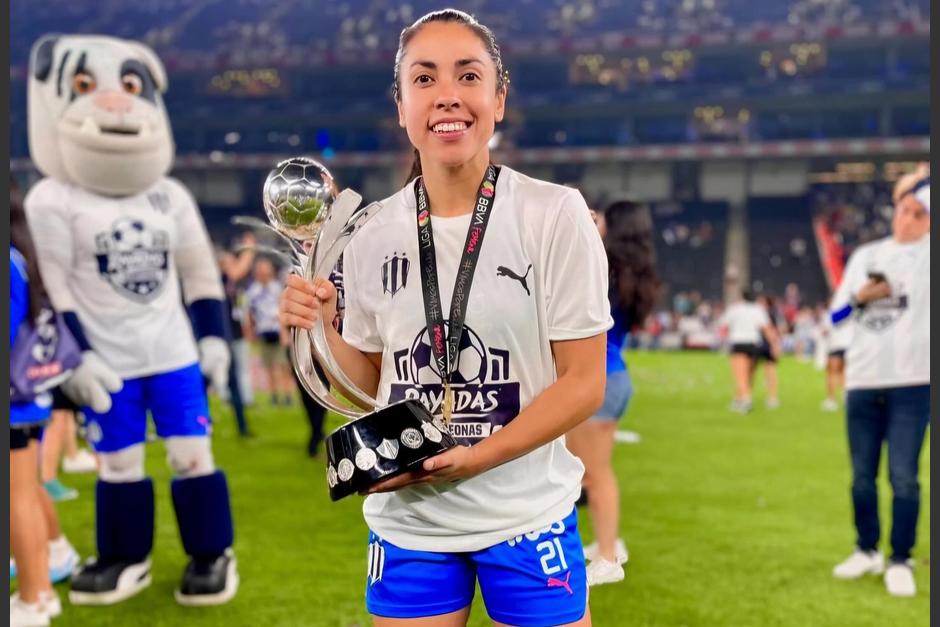 Ana Lucía Martínez se consagra campeona de la Liga de México

La jugadora se convierte en la primera guatemalteca en consagrarse campeona de la Liga MX. #FútbolFemenino #Campeona

Haz clic acá para ver los detalles⬇️⚽🏆

bit.ly/4bAsJUy