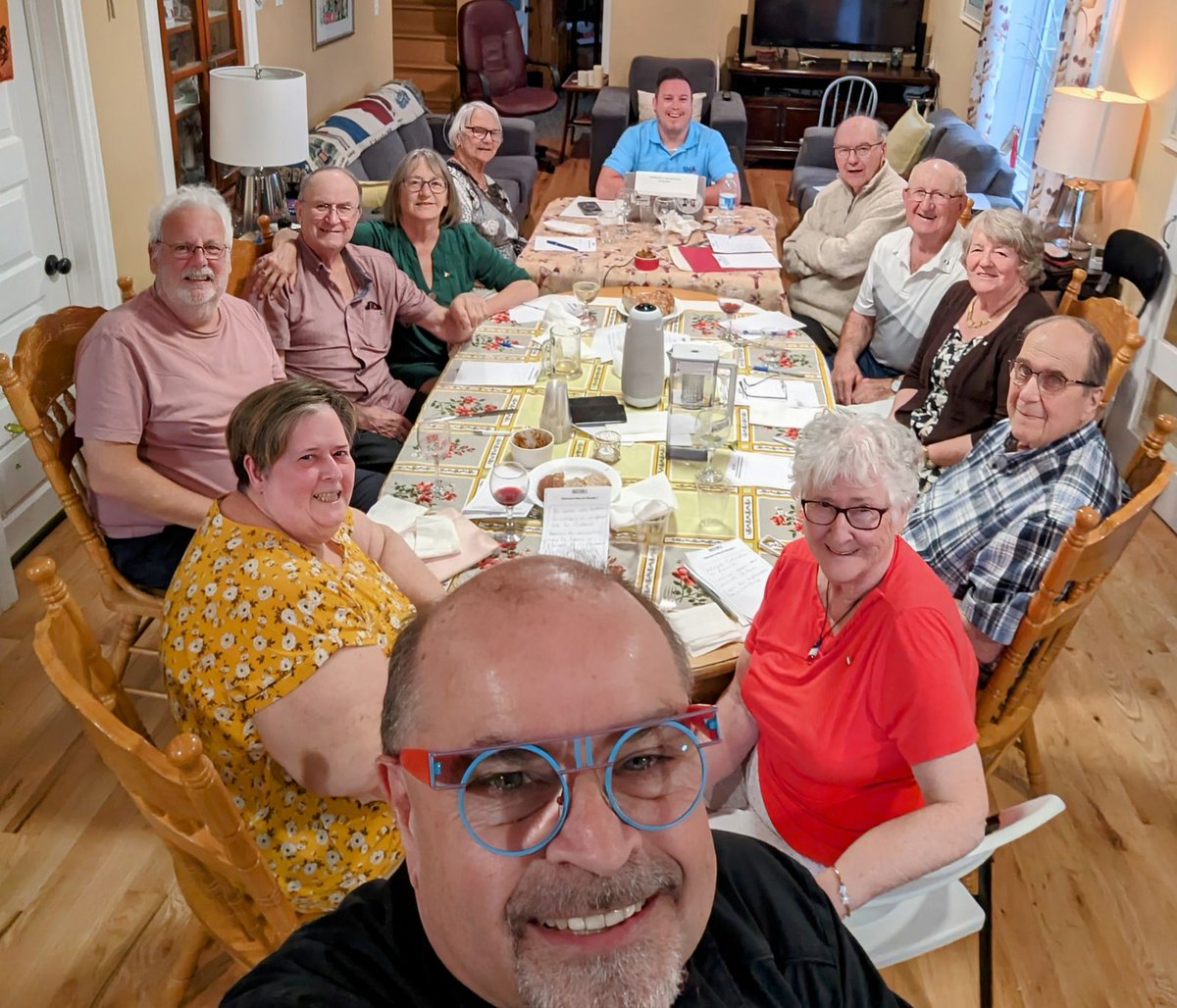 Société Nationale de l’Acadie (@snacadie) on Twitter photo Et l'aventure se poursuit pour notre projet « Quoisse t'en penses? »! C'est au tour de Terre-Neuve-et-Labrador et du sud-ouest de la Nouvelle-Écosse de nous recevoir chez eux en compagnie du Kilted Chef. Nos soupers ont eu lieu à Saint-Jean (TNL), Tusket et Pubnico Ouest (N-É). Et l'aventure se poursuit pour notre projet « Quoisse t'en penses? »! C'est au tour de Terre-Neuve-et-Labrador et du sud-ouest de la Nouvelle-Écosse de nous recevoir chez eux en compagnie du Kilted Chef. Nos soupers ont eu lieu à Saint-Jean (TNL), Tusket et Pubnico Ouest (N-É).