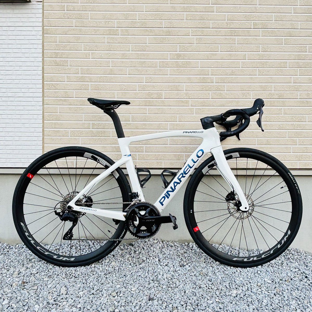 4月24日に群馬の前橋でロードバイクが盗難されました。
PINARELLO F5
コンポーネントは105
サドルに傷がありホイールと車体に名前のシールが貼ってあります。
見かけた方は連絡をください
 #拡散希望